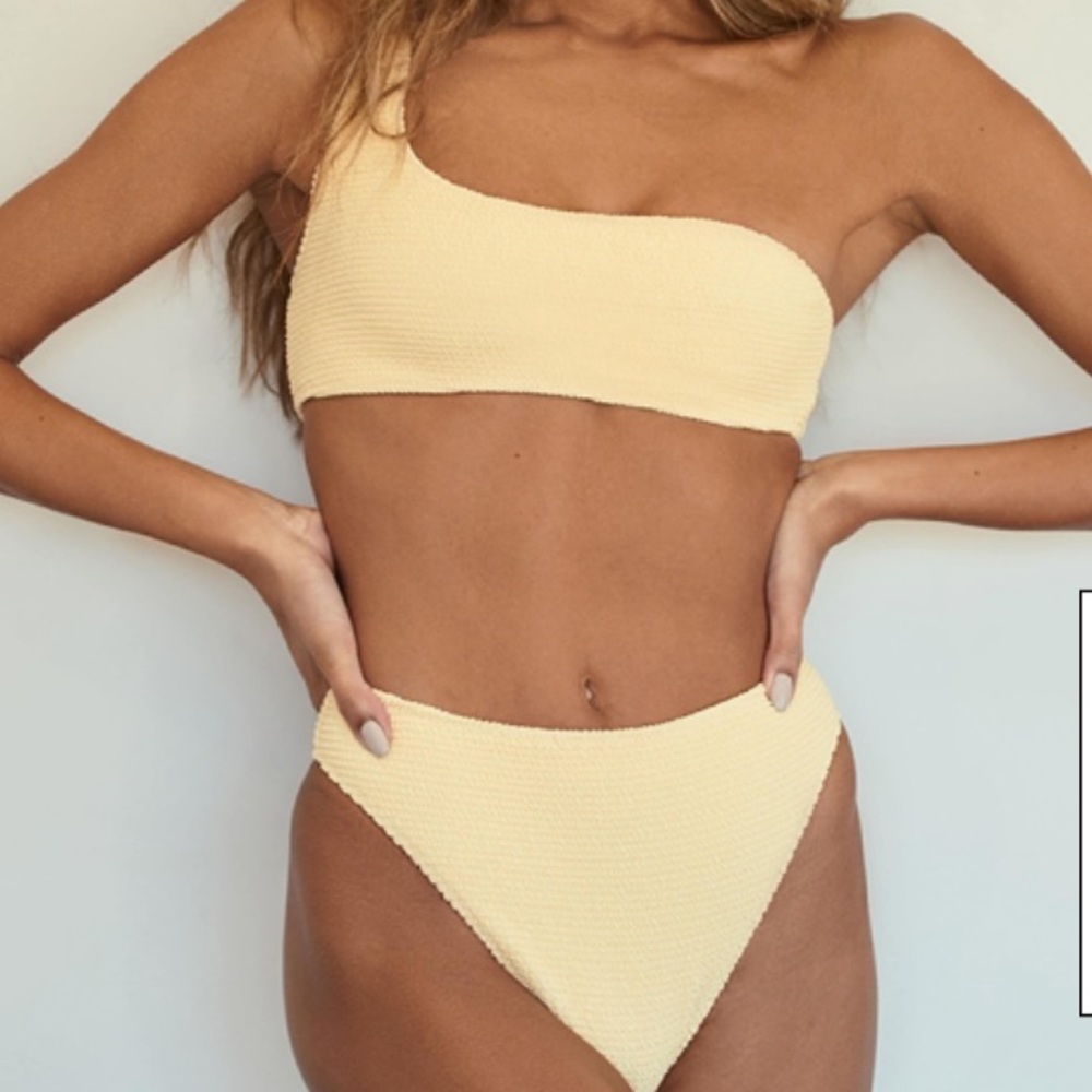 Light yellow bikini set